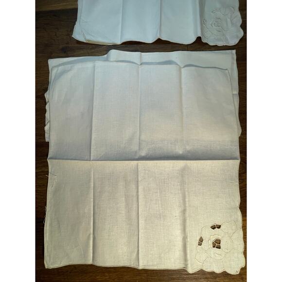 Lot of 4 vintage Hankerchiefs - Picture 9 of 16